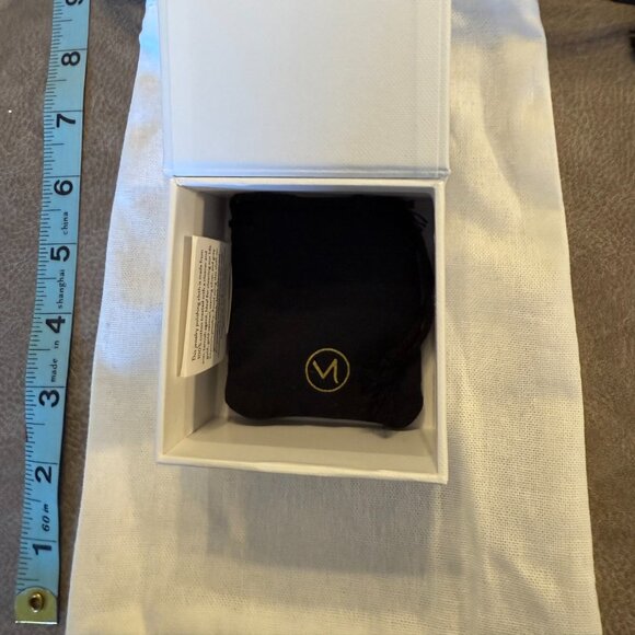 Mejuri Gift Bag, Jewelry Box, Jewelry Pouch, Cleaning Cloth - Picture 3 of 5